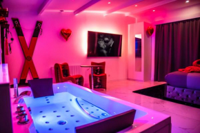 SECRET SUITE 